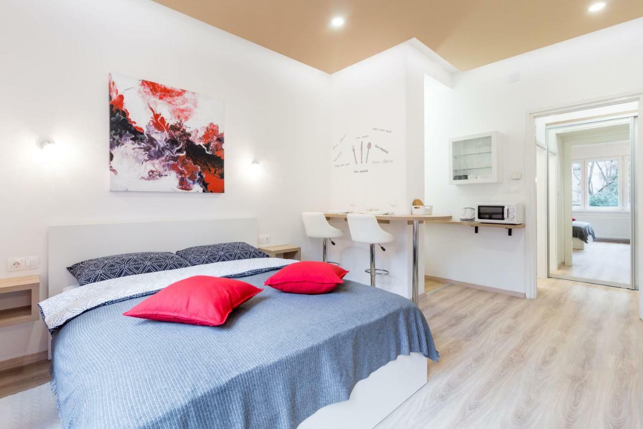 Cosy Romantic Apartment ซาเกร็บ ภายนอก รูปภาพ